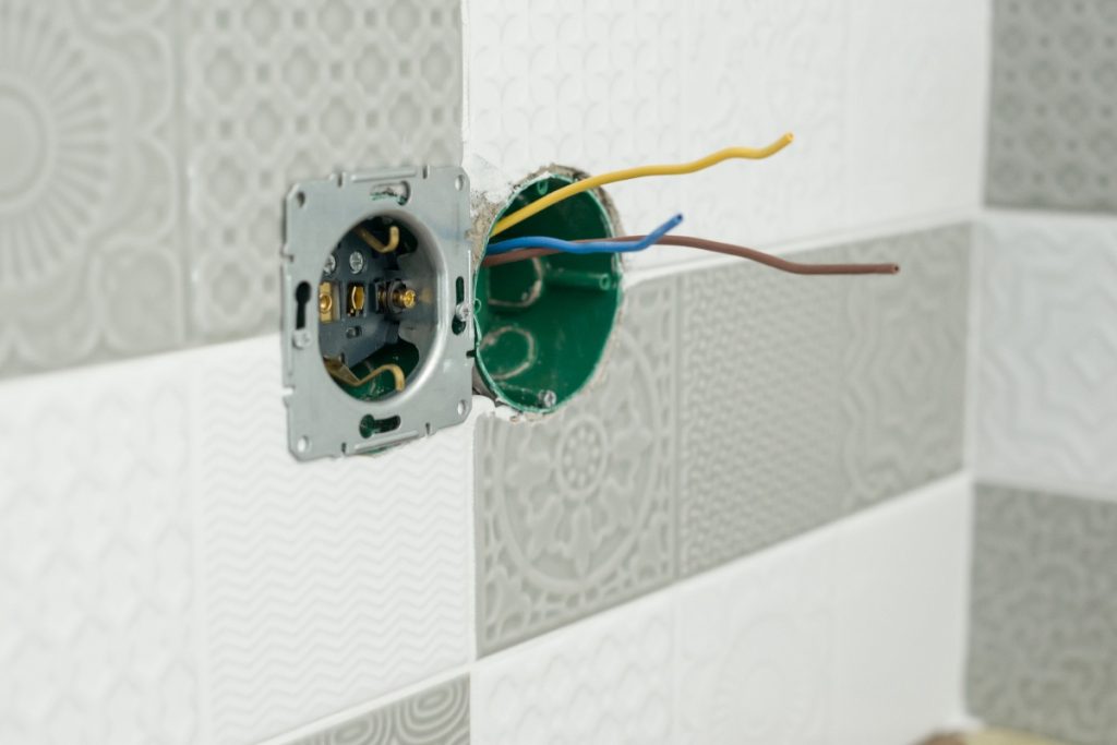 Branchement d'une prise électrique 