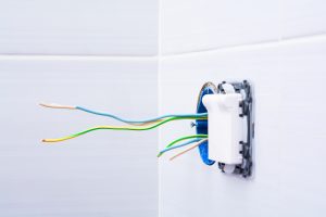 Comment brancher une prise électrique avec 9 fils ?