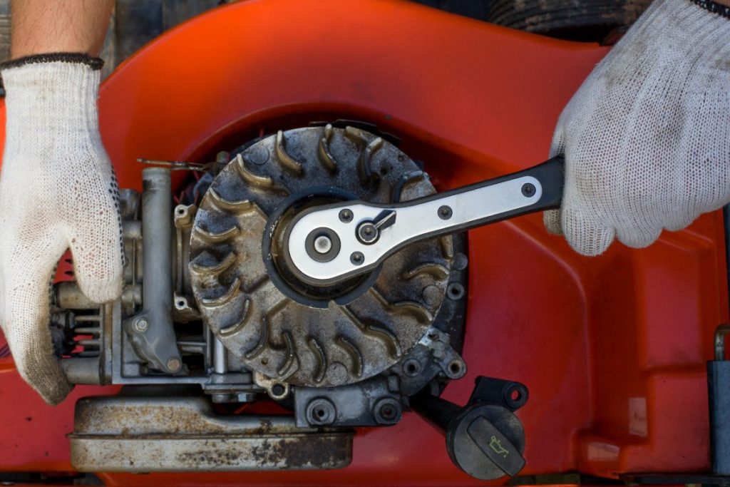 Réalisation d'un montage de ressort d'un Briggs & Stratton