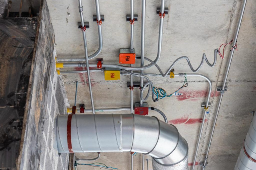 Branchement d'un système de ventillation sasn interrupteur