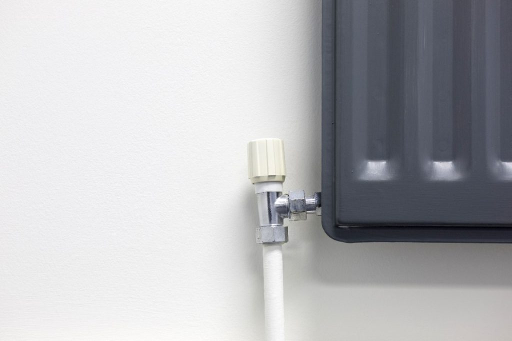 Un radiateur de chauffage en monotube